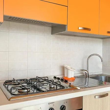 Nice In Lido With 2 Bedrooms And Wifi